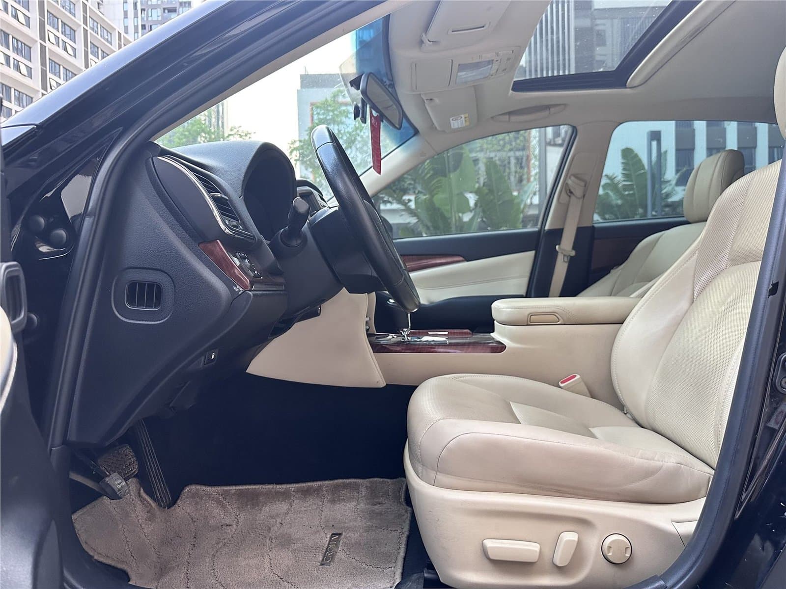 2015 Toyota Crown 2.0T Used Car gallery