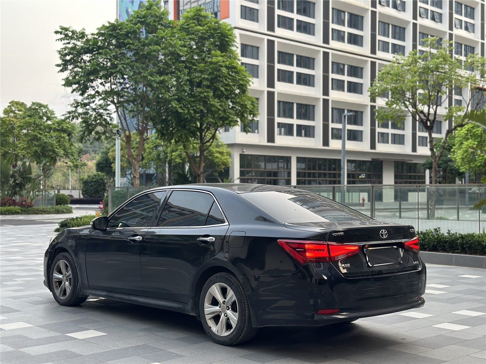 2015 Toyota Crown 2.0T Used Car gallery