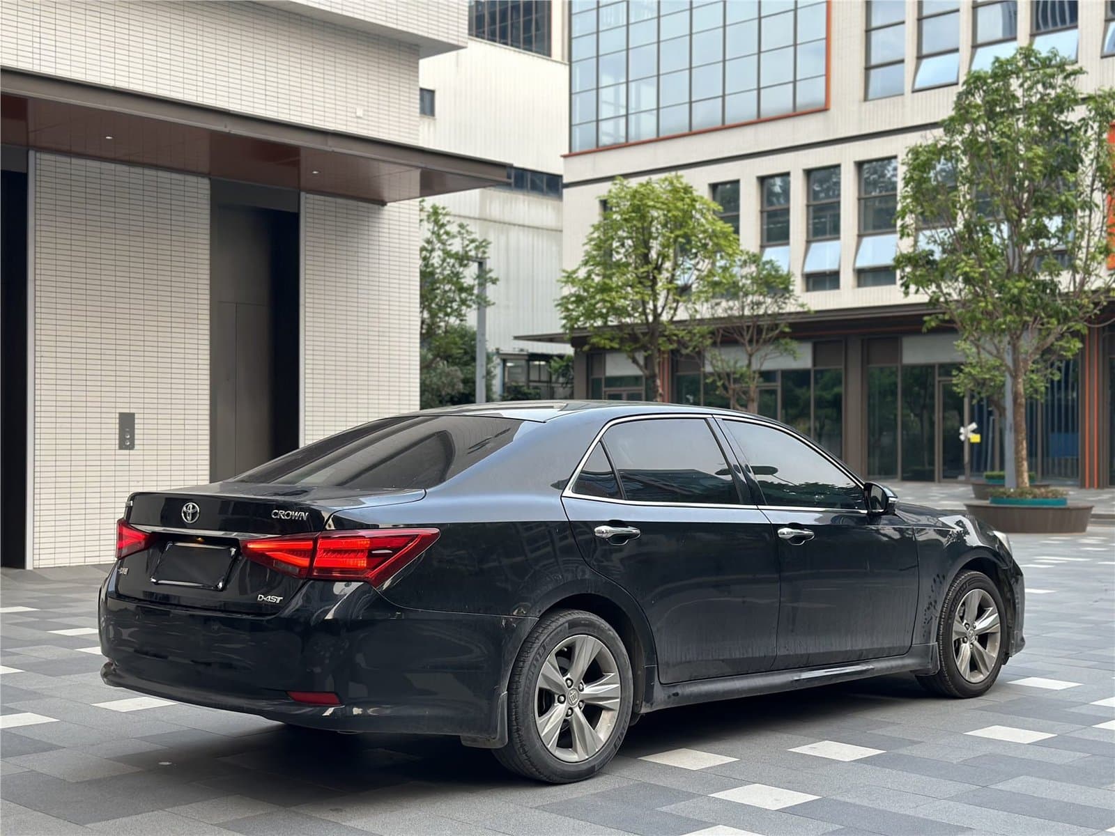 2015 Toyota Crown 2.0T Used Car gallery